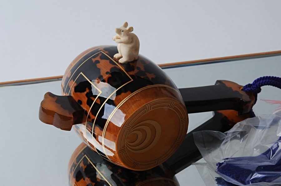 Yahoo!オークション - 鼈甲製 べっ甲 打ち出の小槌 置物 ガラス Yahoo!オークション - 鼈甲製 べっ甲 打ち出の小槌 置物 ガラス