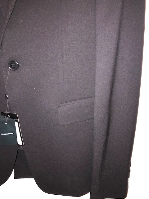 新品エンポリオ・アルマーニ(EMPORIO ARMANI) スーツ DAVID LINE サイズ; 54 カラー；BLACK(黒）　様々な場面で着用可能です！_画像5