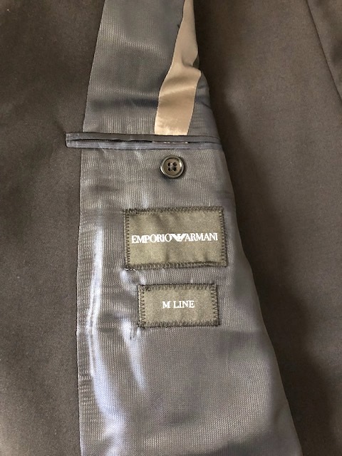 新品エンポリオ・アルマーニ(EMPORIO ARMANI) スーツ M-LINE サイズ
