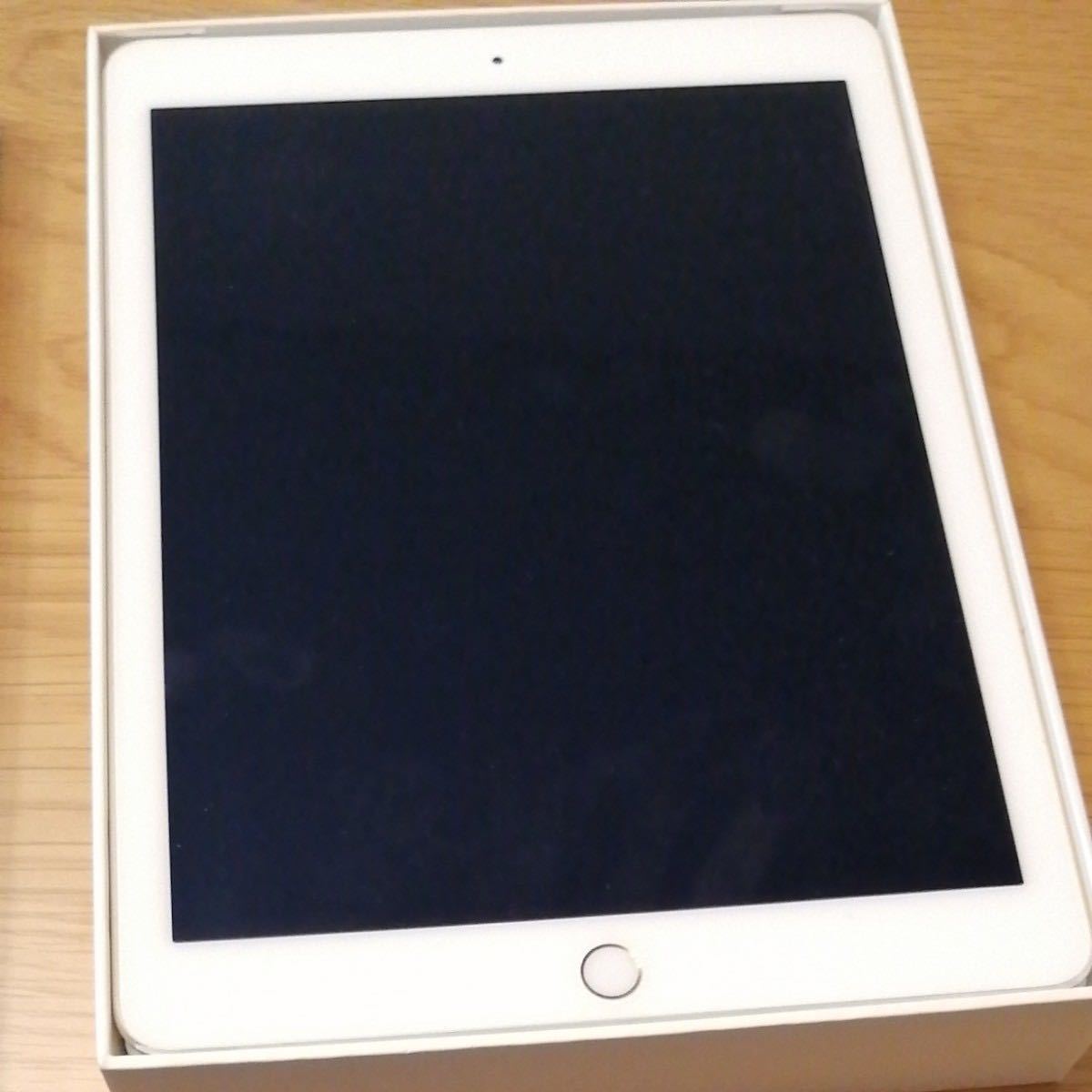 国内初の直営店 iPad Air ドコモ ゴールド 16GB Cellular ＋ Wi-Fi 2