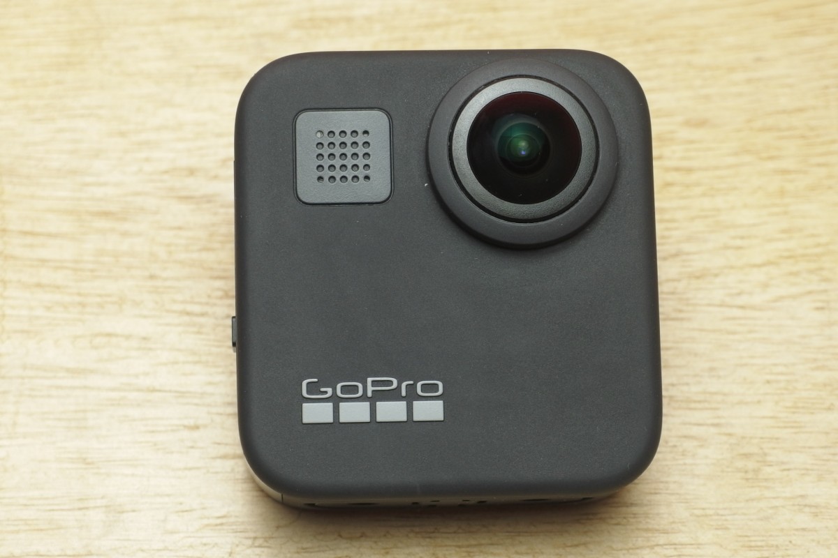 GoPro MAX 自撮り棒三脚 32GBmicroSD 純正グリップshorty付 360度カメラ GPS 防水 5.6K動画 超広角13mm 送料無料_画像3