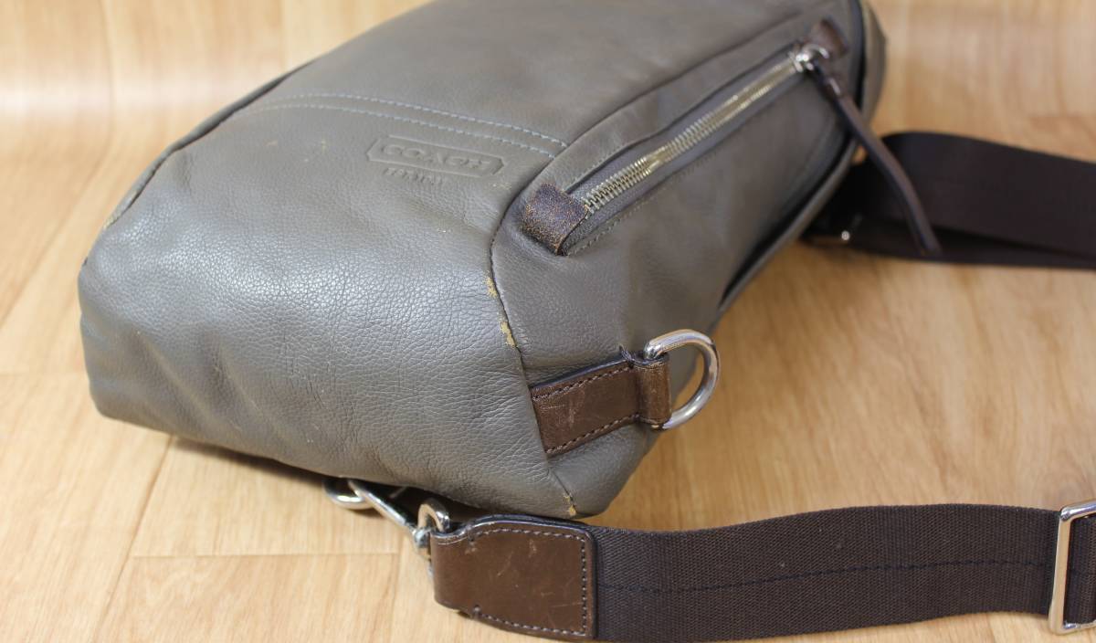 【レザー ボディバッグ】COACH トンプソン 70617 / グリーン系 _画像6