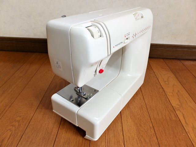 【送料無料】トヨタミシン EM931(コンパクト フリーアームミシン)