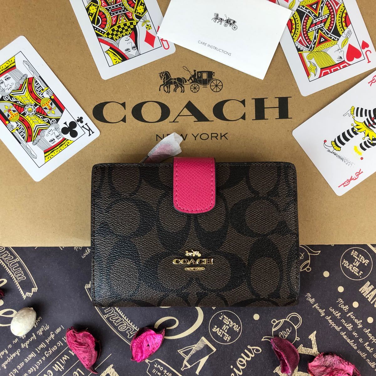 ️ コーチ COACH 二つ折り財布 シグネチャー ダークブラウン/ピンク