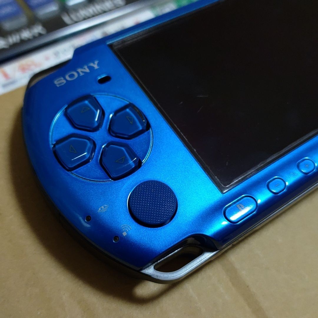 PSP-3000ブルー 純正充電器 バッテリー メモリースティック4GB ゲームソフト30本セット アマガミ初音ミク ワンピース