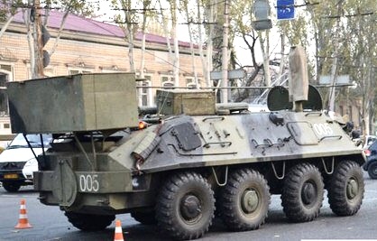■ トランペッター 【絶版】 1/35 BTR-60P APC ＃StandWithUkraine_参考写真；ウクライナ軍ムィコラーイウにて