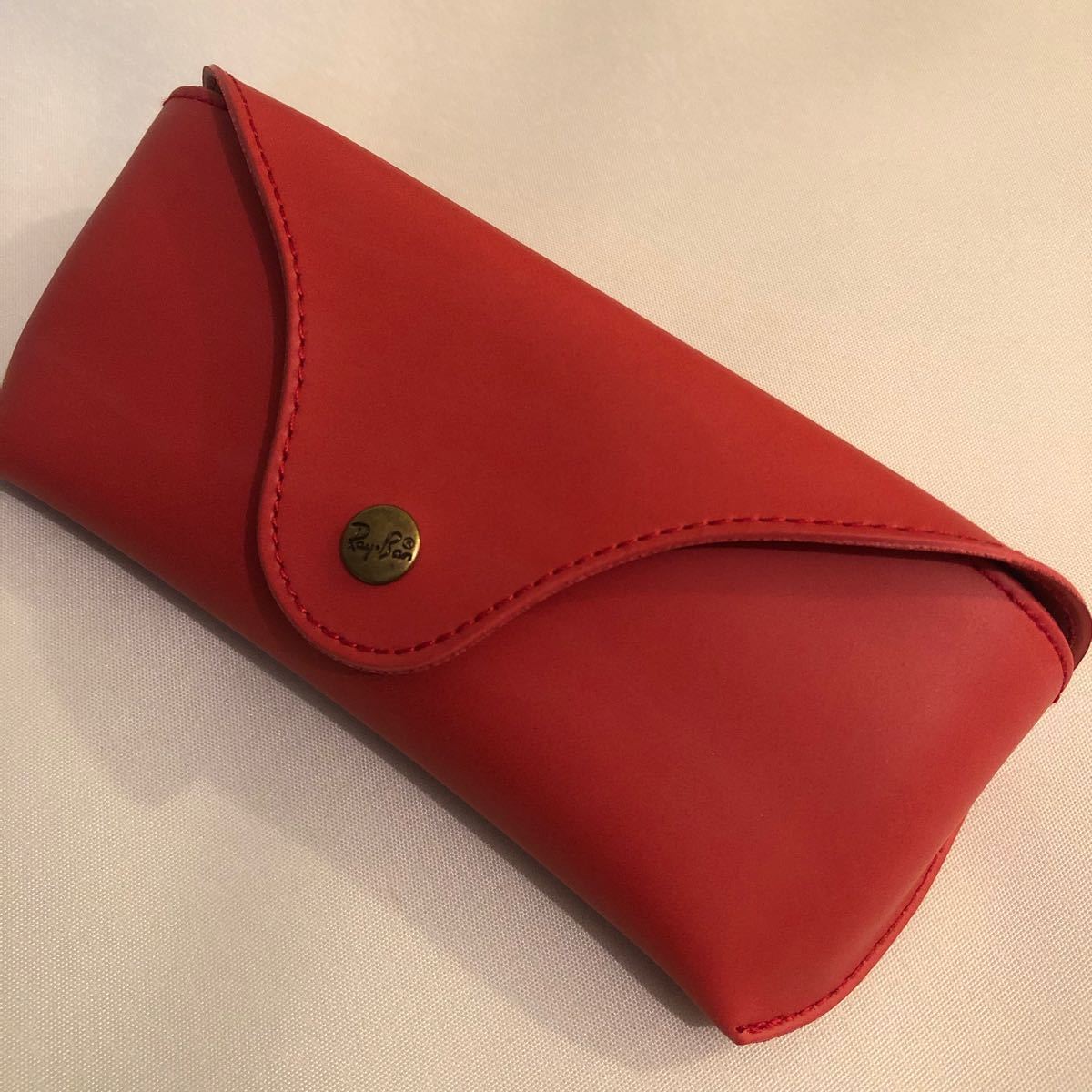 新品】レイバンサングラスケース (非売品)レッドのみ|Yahoo 新品】レイバンサングラスケース (非売品)レッドのみ|Yahoo