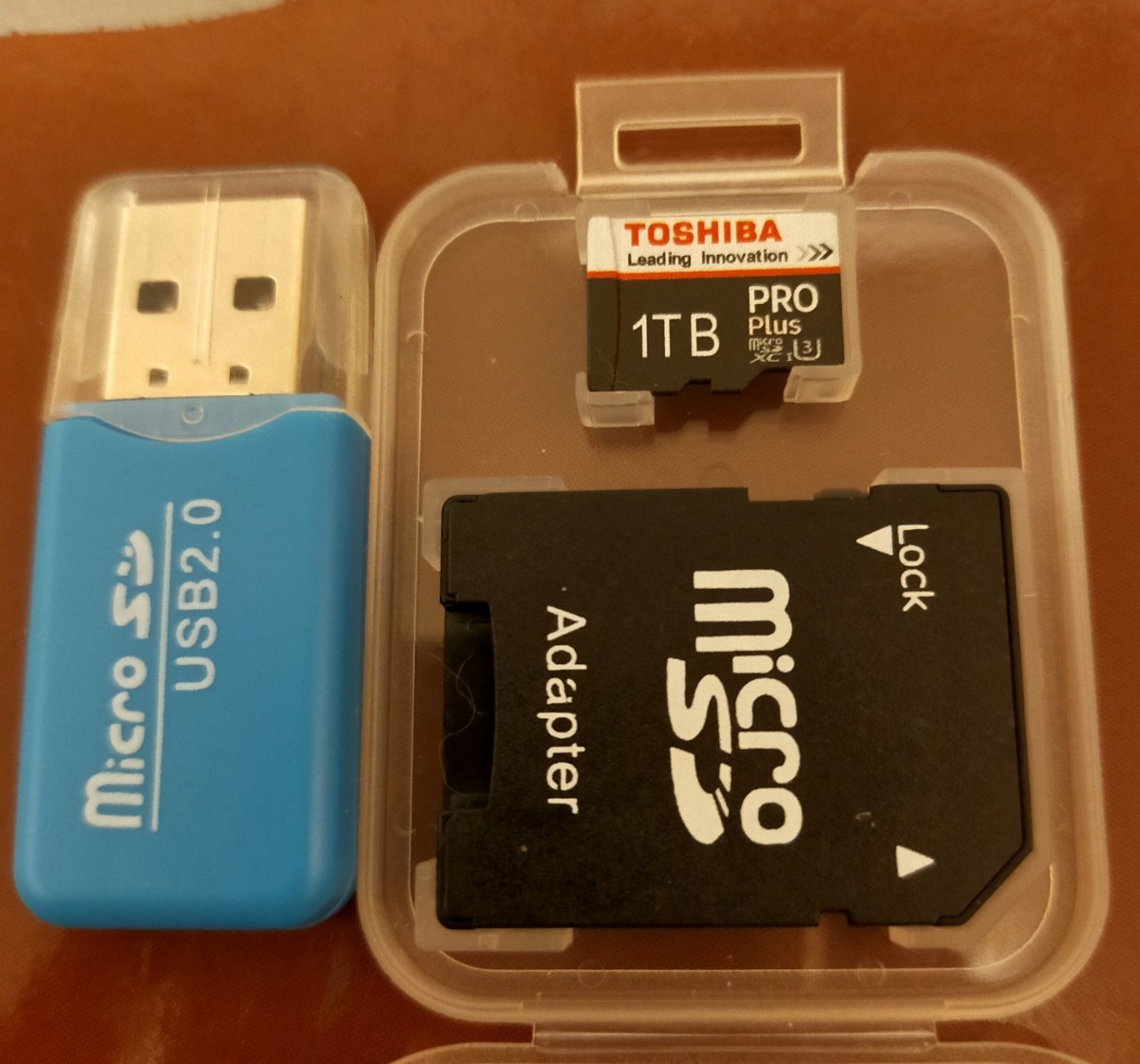 TOSHIBA 1TB マイクロSD カード　microSDアダプター　東芝