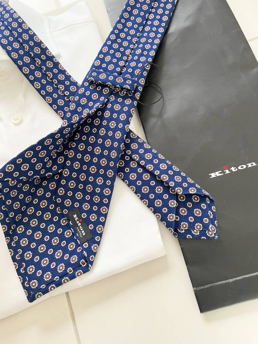 □ 新品 Kiton 定価 3万1,900円 キートン ナポリ至極 セッテピエゲ