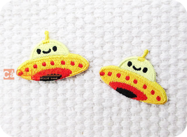 刺繍ワッペン/UFO(S)2枚セットYE/ユーフォー/レトロ/宇宙/惑星/プチ/ミニ_画像2