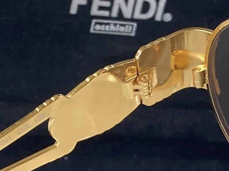 [FENDI] Fendi роскошный . Gold . солнцезащитные очки с футляром не использовался новый товар 