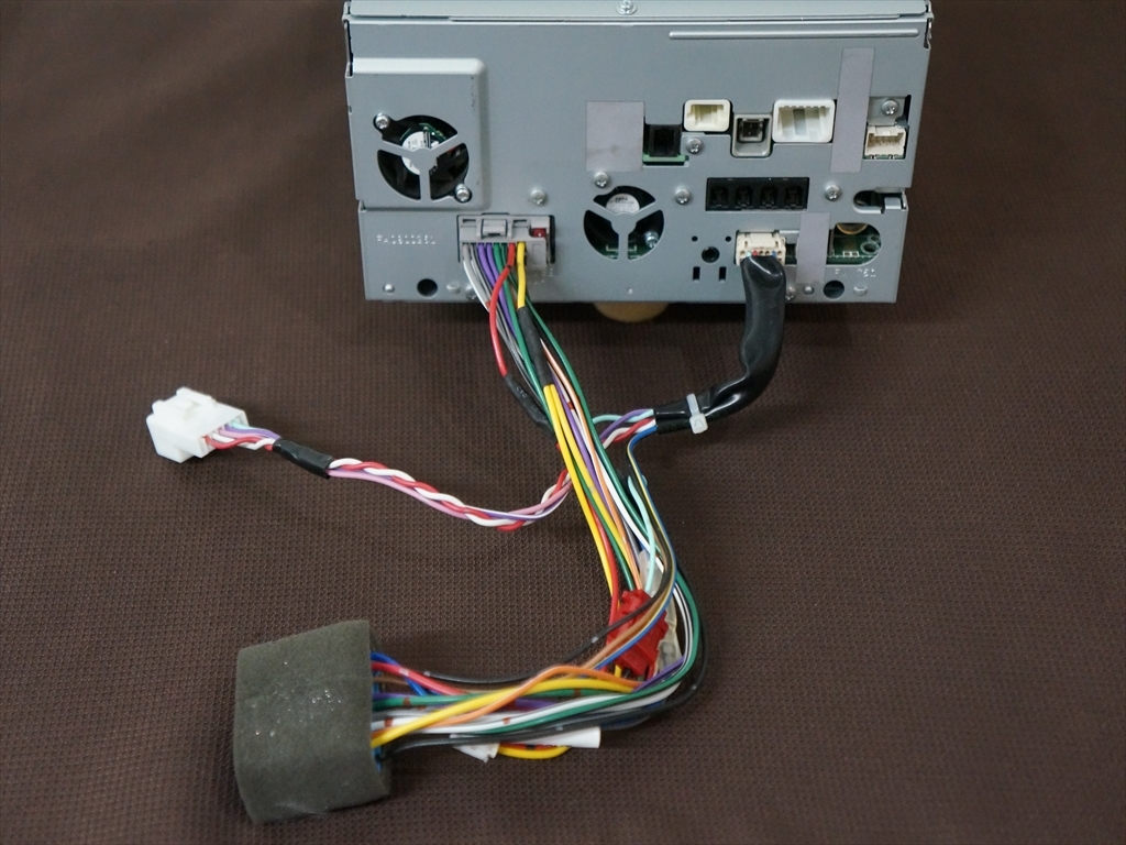 美品(地図2018年4月版)スズキ純正 8インチナビ CN-RZ843ZA(新品のTV