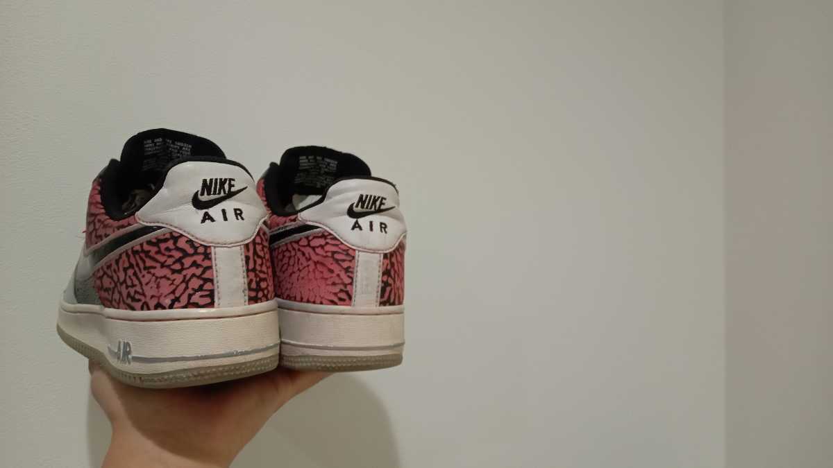 6V23【特価/Used/完売モデル】NIKE AIR FORCE 1 LOW BLACK/BLACK-TOTAL CRIMSON/Jordan sb force atmos AIRMAX dunk acg 1 2 4 90 95 97 98_画像3