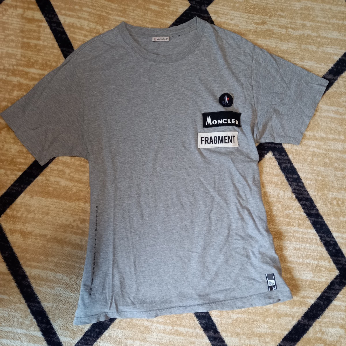 即日発送 モンクレール フラグメント コラボ Tシャツ - 半袖 世界有名な 新品 フラグメント FRAGMENT モンクレール MONCLER Tシャツ Tシャツ/カットソー(半袖/袖なし)