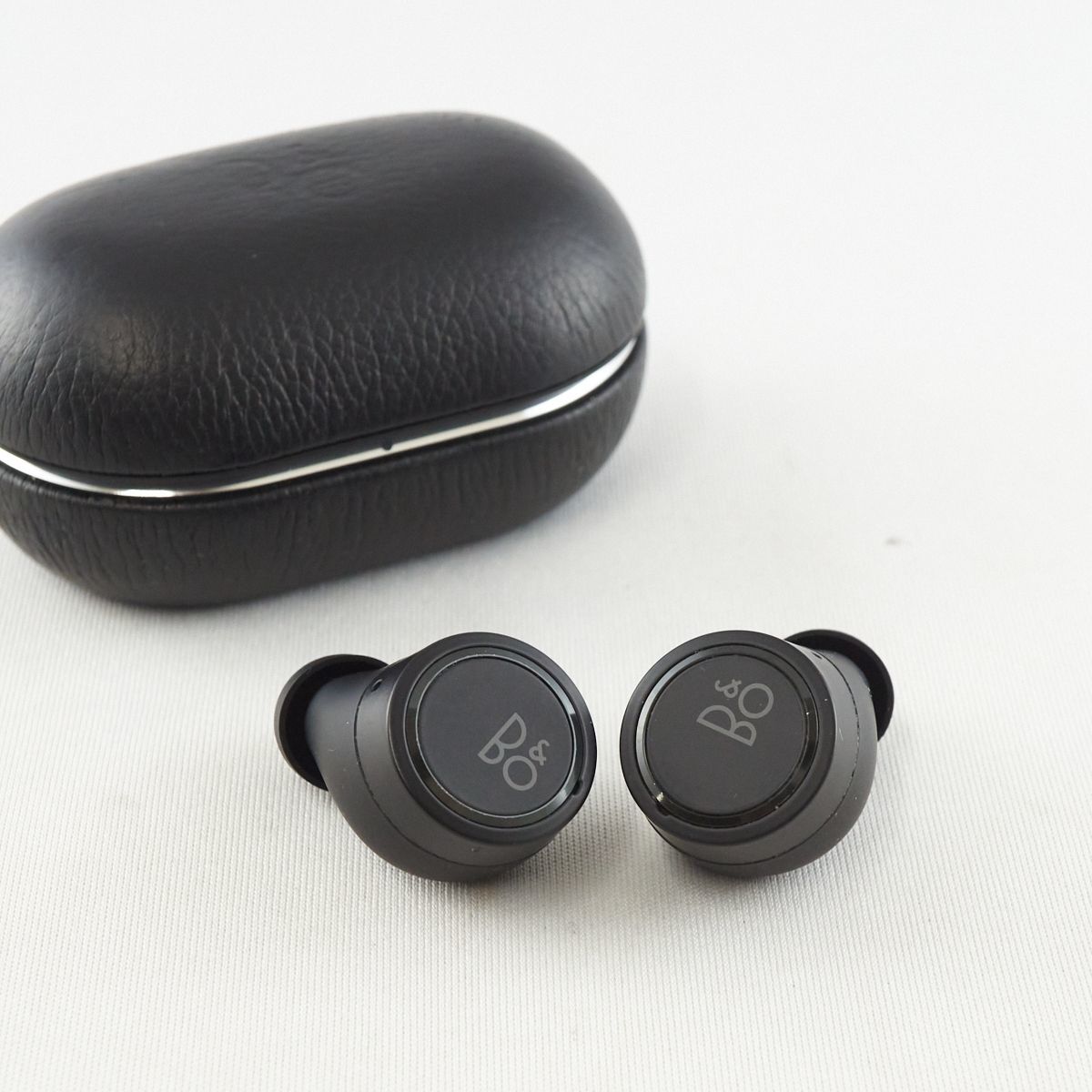 V7161 Bang & Olufsen バングオルフセン BEOPLAY E8 3RD GEN 完全