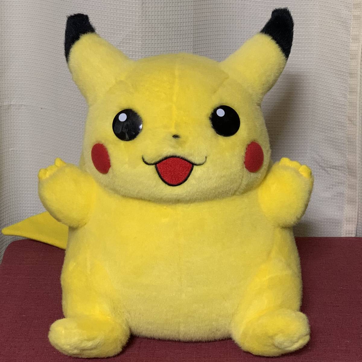 Tomy ピカチュウ 1 等身大サイズぬいぐるみ 2代目 ポケモン 並行輸入品 Tomy ピカチュウ 1 等身大サイズぬいぐるみ 2代目 ポケモン 並行輸入品