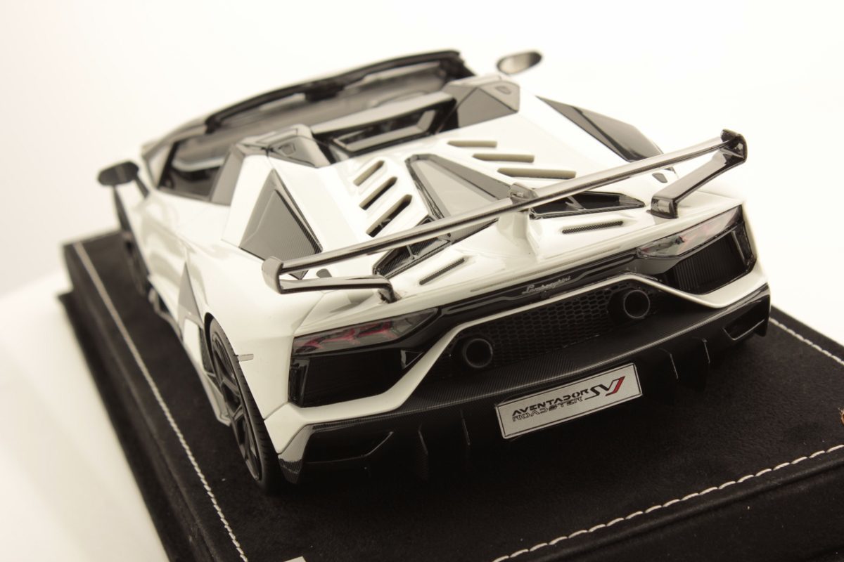 ★世界で１台！超レア右ハンドル！『 01 / 01 』！MR 1/18 Aventador SVJ Roadster ケース封印シール未開封 ツヤあり白 ルーフ別パーツ付属_画像4