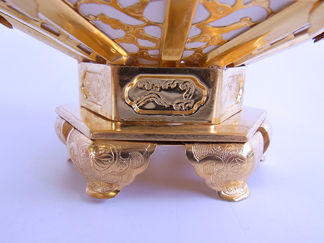 京都一輝堂》【仏具】仏具屋廃業品 六角葵灯籠 L210624-10 京都一輝堂》【仏具】仏具屋廃業品 六角葵灯籠 L210624-10