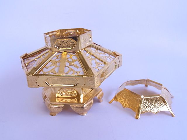 京都一輝堂》【仏具】仏具屋廃業品 六角葵灯籠 L210624-10 京都一輝堂》【仏具】仏具屋廃業品 六角葵灯籠 L210624-10