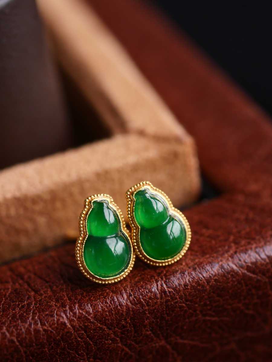 今日の超目玉】 翡翠 ヒスイ ピアス ピアス(両耳用) - www.ellasearle