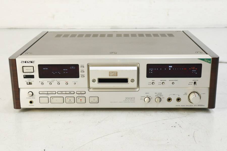 ☆通電のみ確認☆SONYソニー☆DTC-2000ES DATデッキ【リモコン欠品