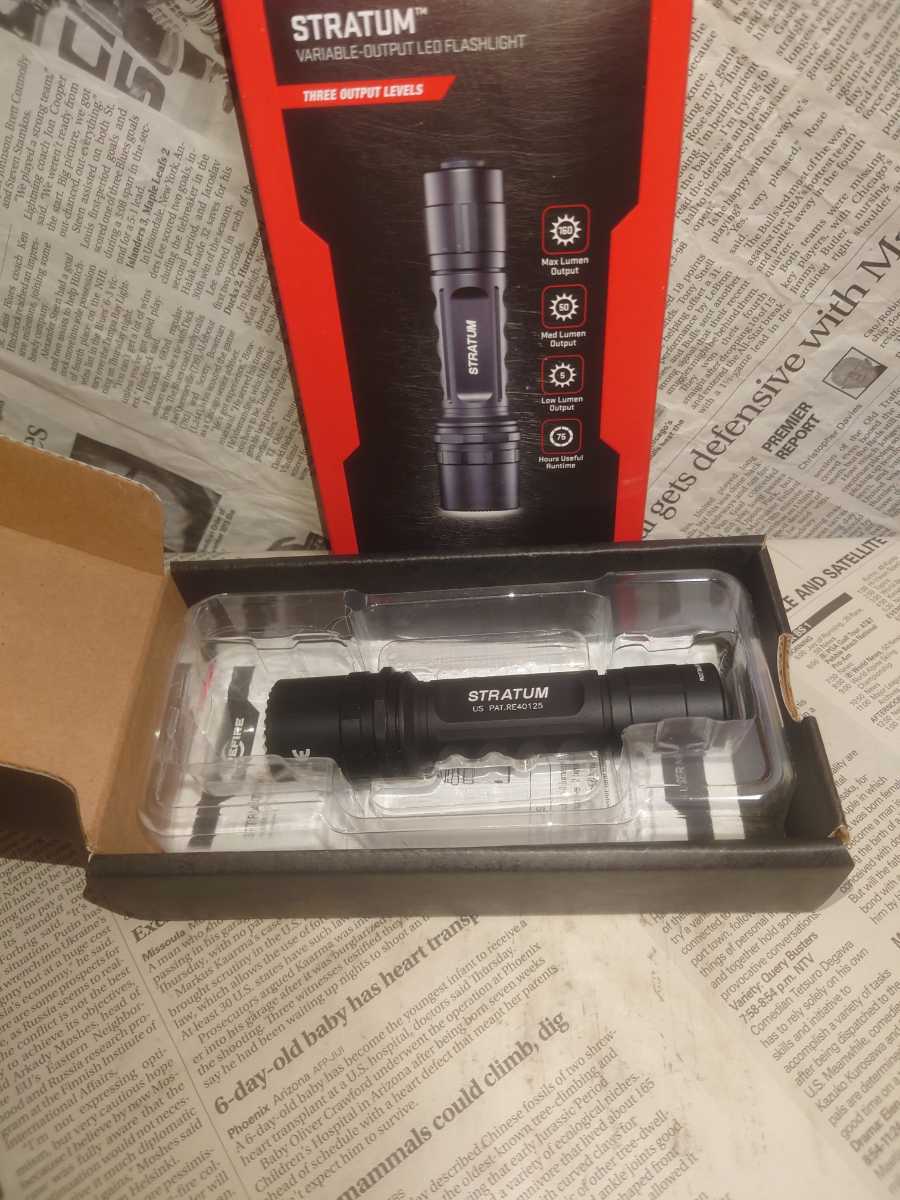 未使用】SUREFIRE S2-BK-WH STRATUM 5/50/160ルーメン 3段階調光 未使用】SUREFIRE S2-BK-WH STRATUM 5/50/160ルーメン 3段階調光