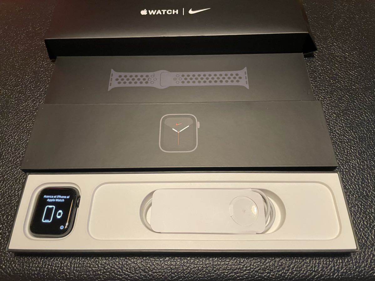 美品 Apple watch SE 44mm NIKE GPS アルミ アップルウォッチ ナイキ
