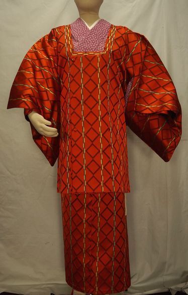 お気に入りの 絹100% 繻子紋織 道行衿二部式雨コート 誂え仕立 中古品