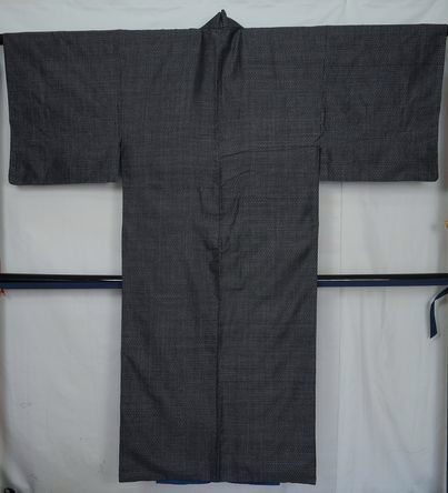 絹100％　米沢織物　紬絣着物、御召羽織コーディネート　中古品_画像4