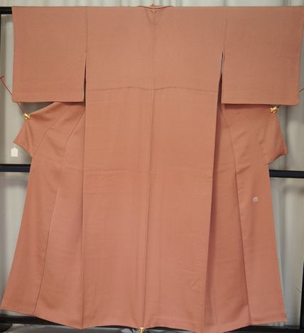 独創的 絹100% 綸子縮緬 紋付色無地きもの 誂え仕立 中古品 仕立て