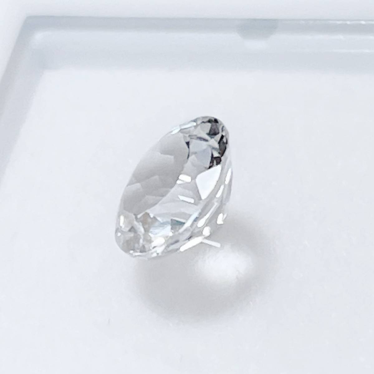 天然　ジルコン　クリアホワイト　ルース　ラウンドカット　1.500ct　裸石　宝石　新品未使用_画像2