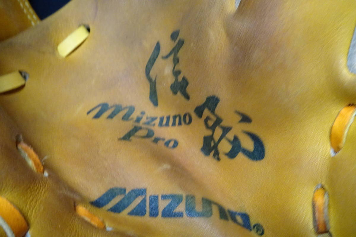 MIZUNO PRO 名匠 信義印のグラブ_画像2