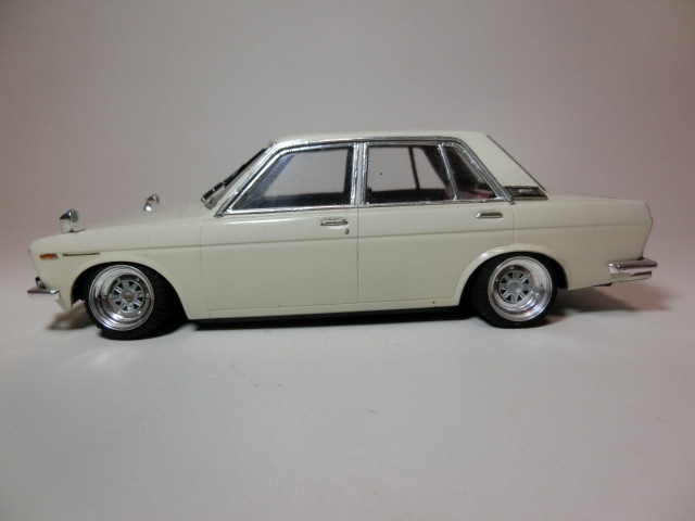ハセガワ 日産ブルーバード510 改造(白)1/24プラモデル ハセガワ 日産ブルーバード510 改造(白)1/24プラモデル