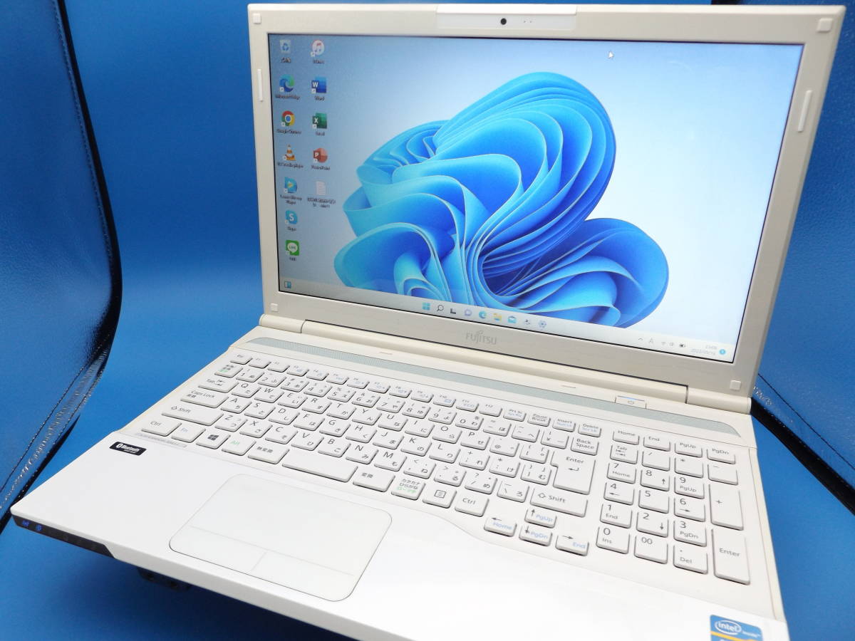 新品SSD512GB☆第3世代Core i7☆富士通LIFEBOOK/AH47/J/アーバン