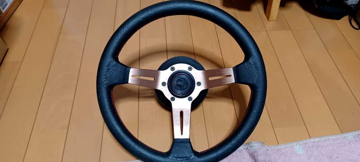 メーカー不明 ステアリングハンドル 33パイ 旧車 ゴールド パンチング