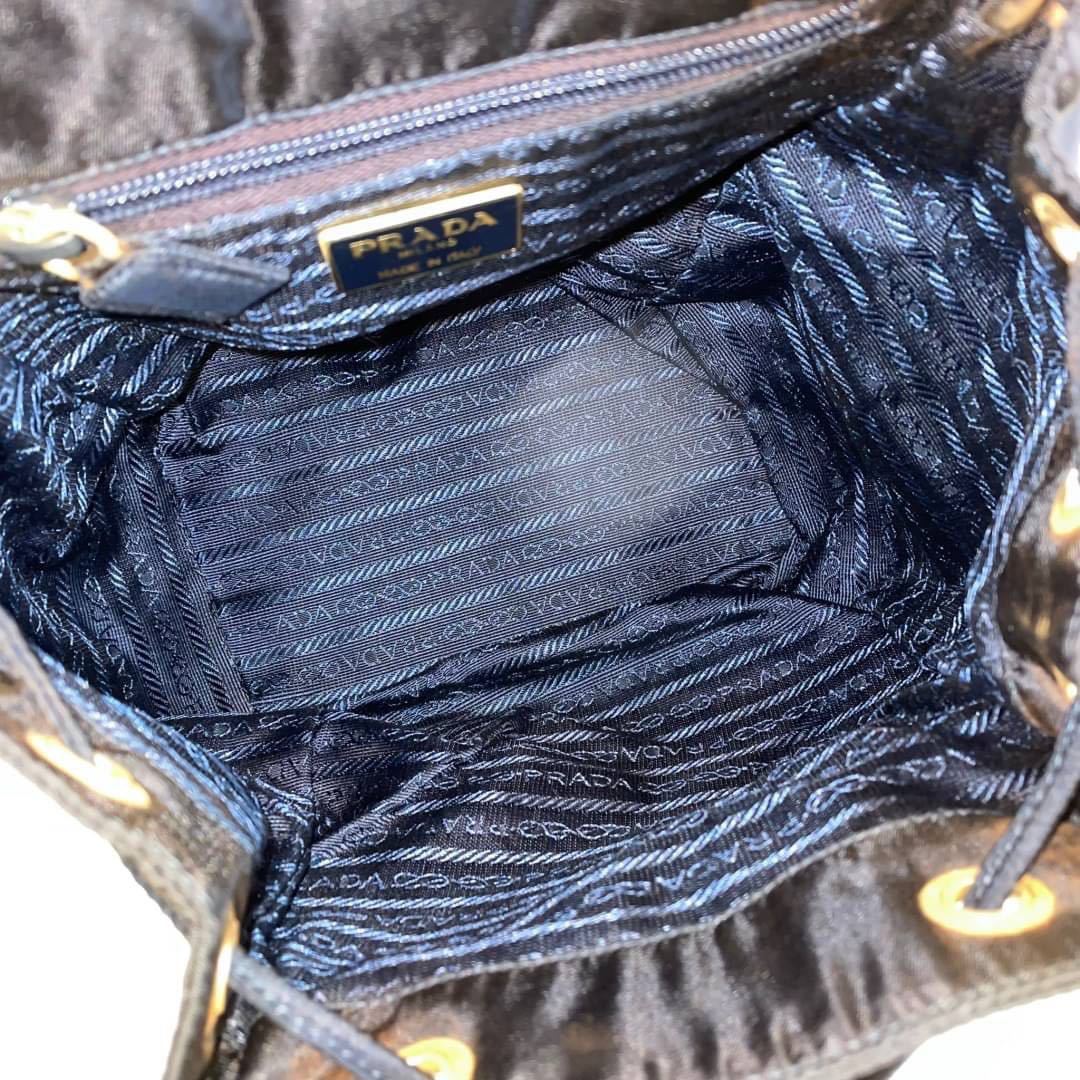 極美品 PRADA プラダ ブランドロゴ 刺繍 ゴールド金具 巾着 バッグ