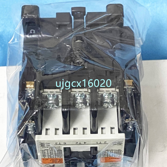 新品★ 富士電機　電磁接触器 SC-03 ( 220V 110V 380V 24V 36V 48V 選択可)_画像1