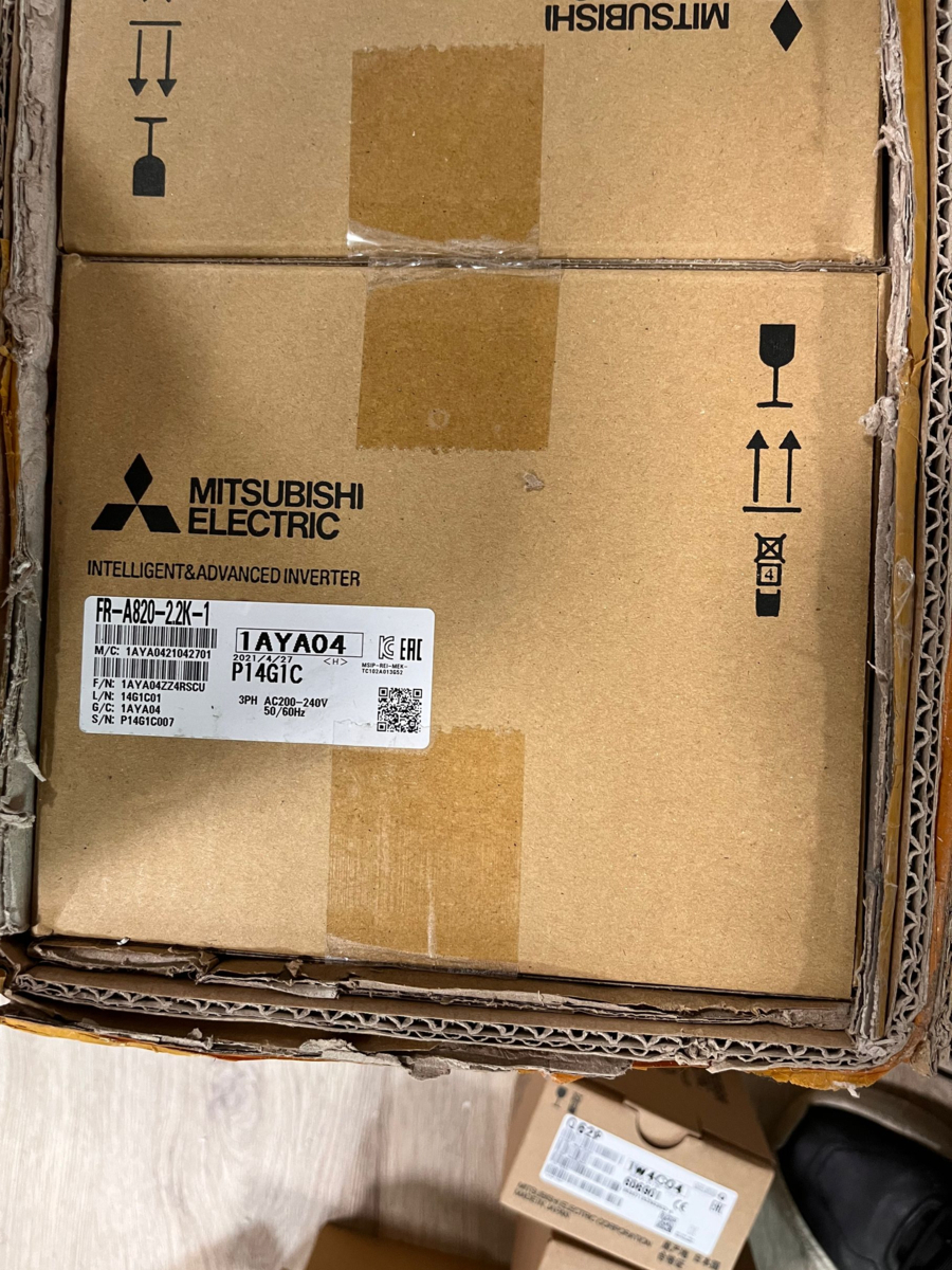 新品即送! FR-A820-2.2K-1 三菱電機 MITSUBISHI インバータ 三菱インバーター 2021年製_画像1