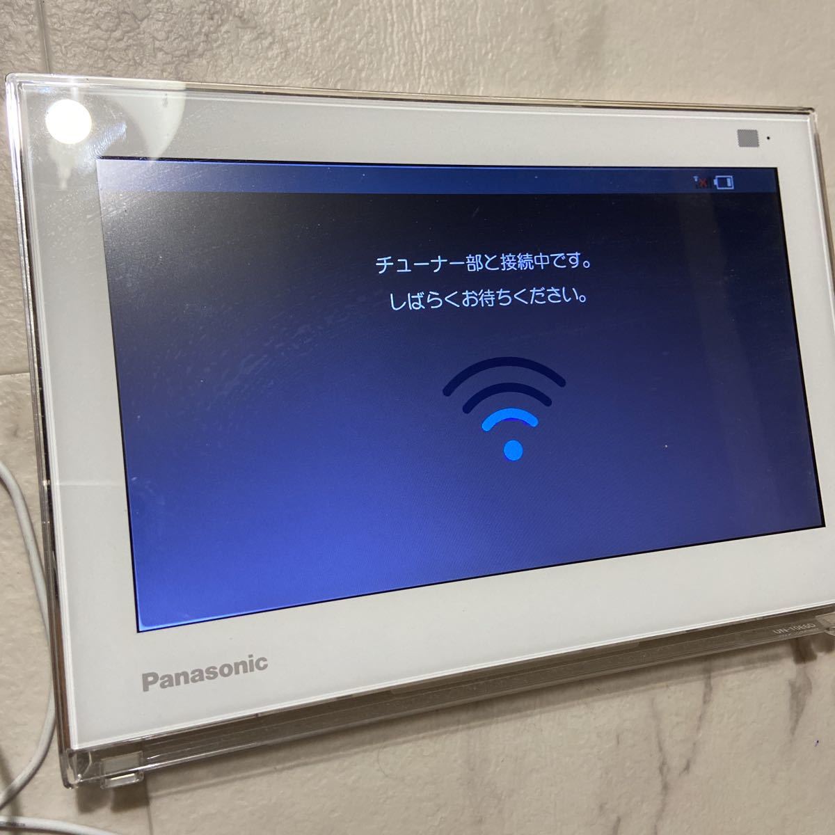 N05051 中古品 Panasonic パナソニック プライベートビエラ ポータブルテレビ 2017年製 UN-10E6D 通電確認済み ホワイト _画像8