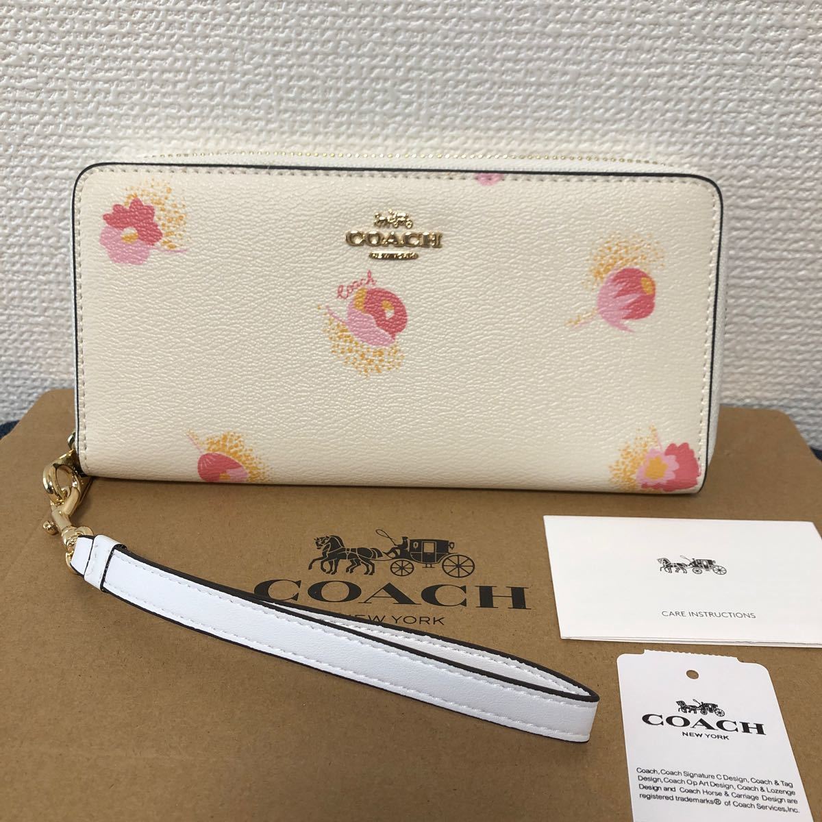 などを COACH プリント ストラップ付 長財布の通販 by プチeagle's