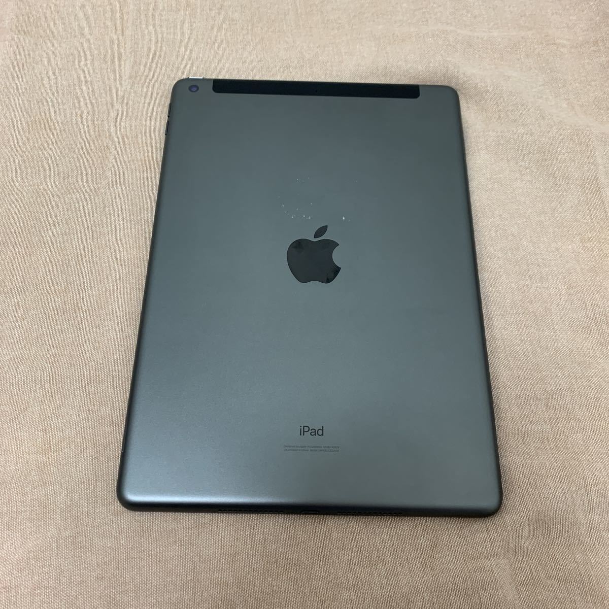 Apple iPad 2020(第八世代) Wi-Fi+Cellular 32GB スペースグレイ SoftBank _画像2