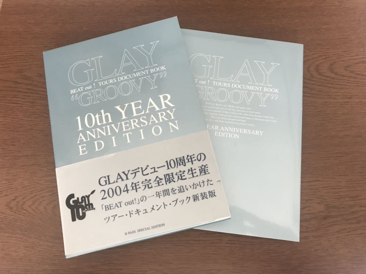 {GLAY}[GROOVY][ the first version ][ super rare debut 10 anniversary. complete limitated production version ] Tour document book new equipment version 