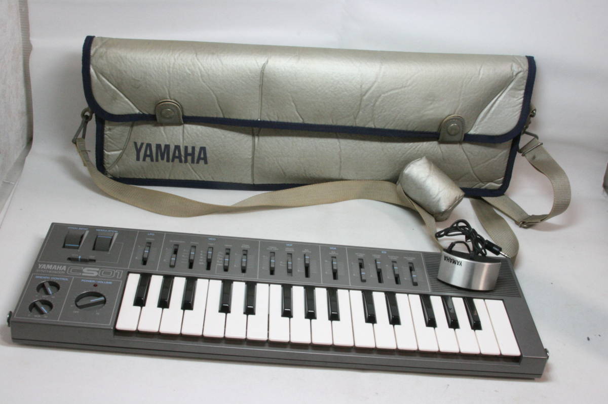 YAMAHA CS01 ヤマハ アナログシンセサイザー ソフトケース付 [2e10