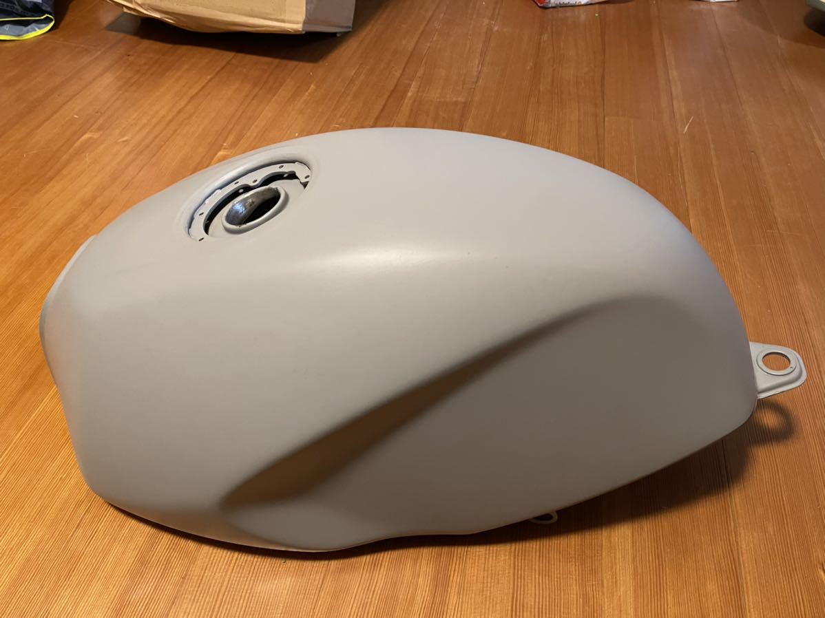 バリオス2用 タンク サフェーサー 美品 GSX250FX-