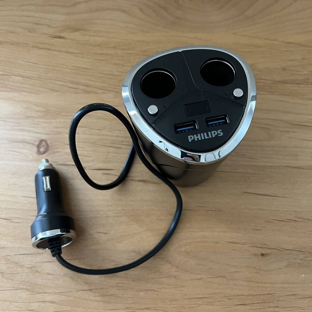 PHILIPS フィリップス シガーソケット 12V-24V対応 USB 2ポート 分配器 増設 車 3.4A出力 急速充電 LED シガー カー 車載スマホ 充電器_画像1