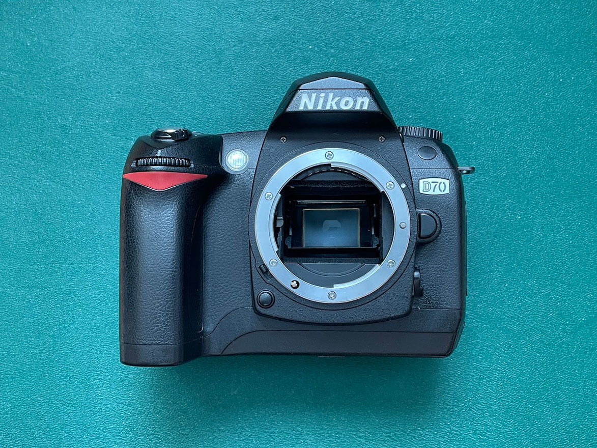 天体・赤外線改造】Nikon D70 ②⑤ FUJIフィルター換装改造機（赤外線