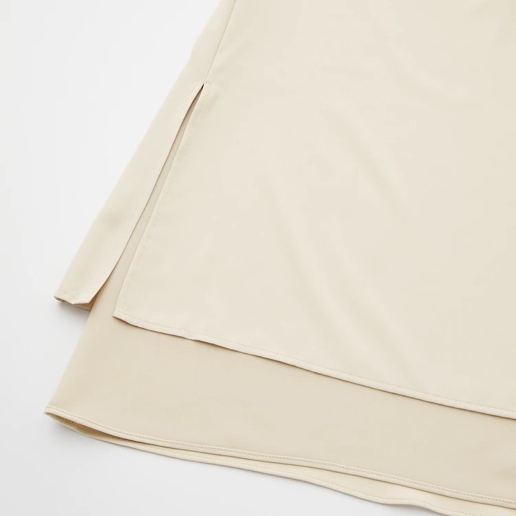 更にお値下げ！新品タグ付き ユニクロUNIQLO サテンナローフレアスカート 美しいシルエット 光沢ある素材感 きれいめカジュアル グリーン64_お色違い画像です。仕様のみご参照下さい。