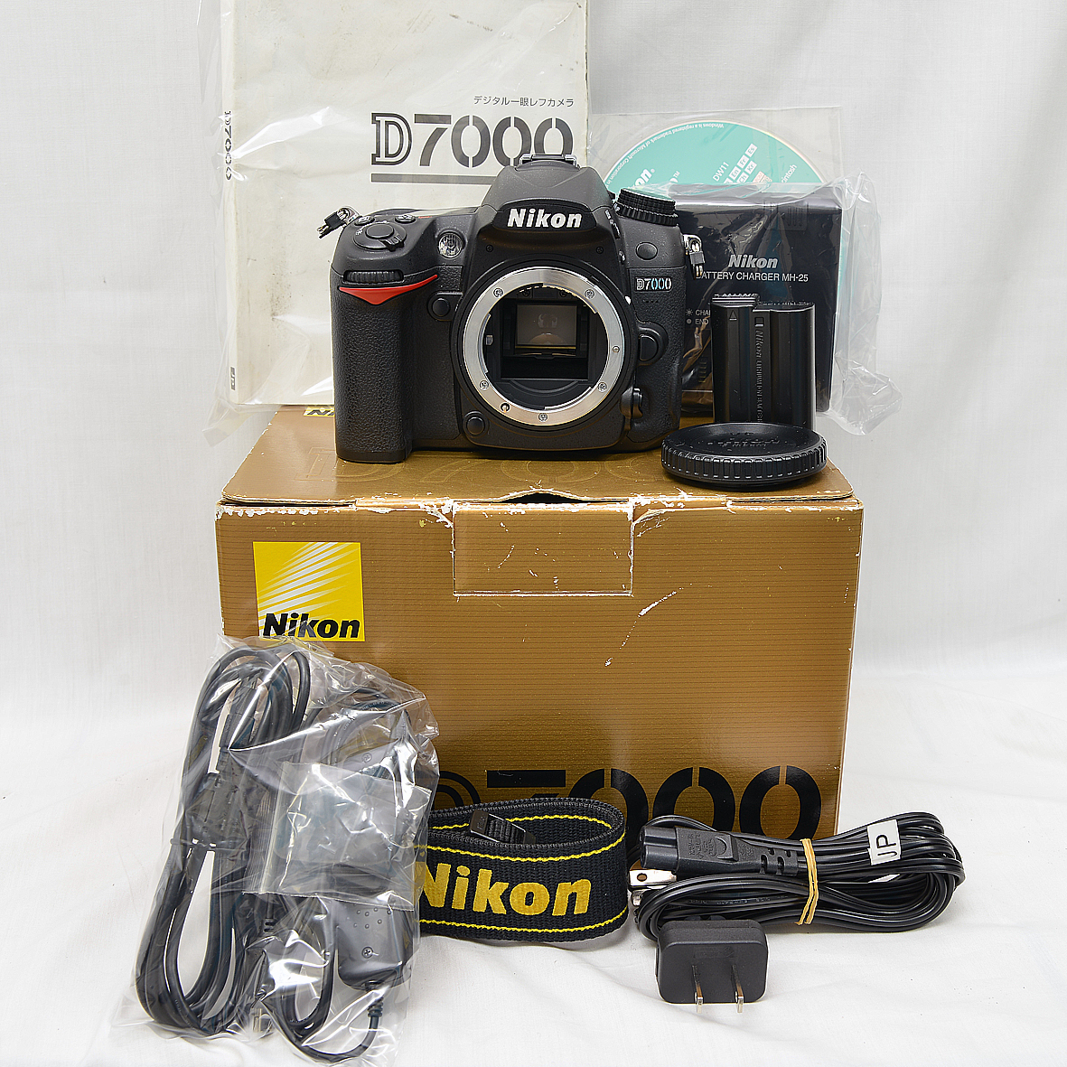 ニコン Nikon D7000 ボディ ブラック 《ショット数9557回！》 デジタル