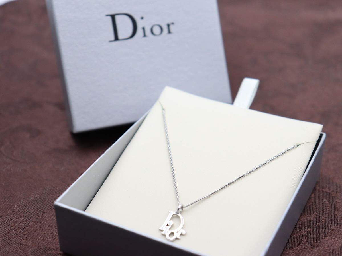 【美品】Christian Dior ネックレス 銀色 ロゴ クリスチャン ディオール ヴィンテージ アクセサリー レディース 結婚式 レア i12