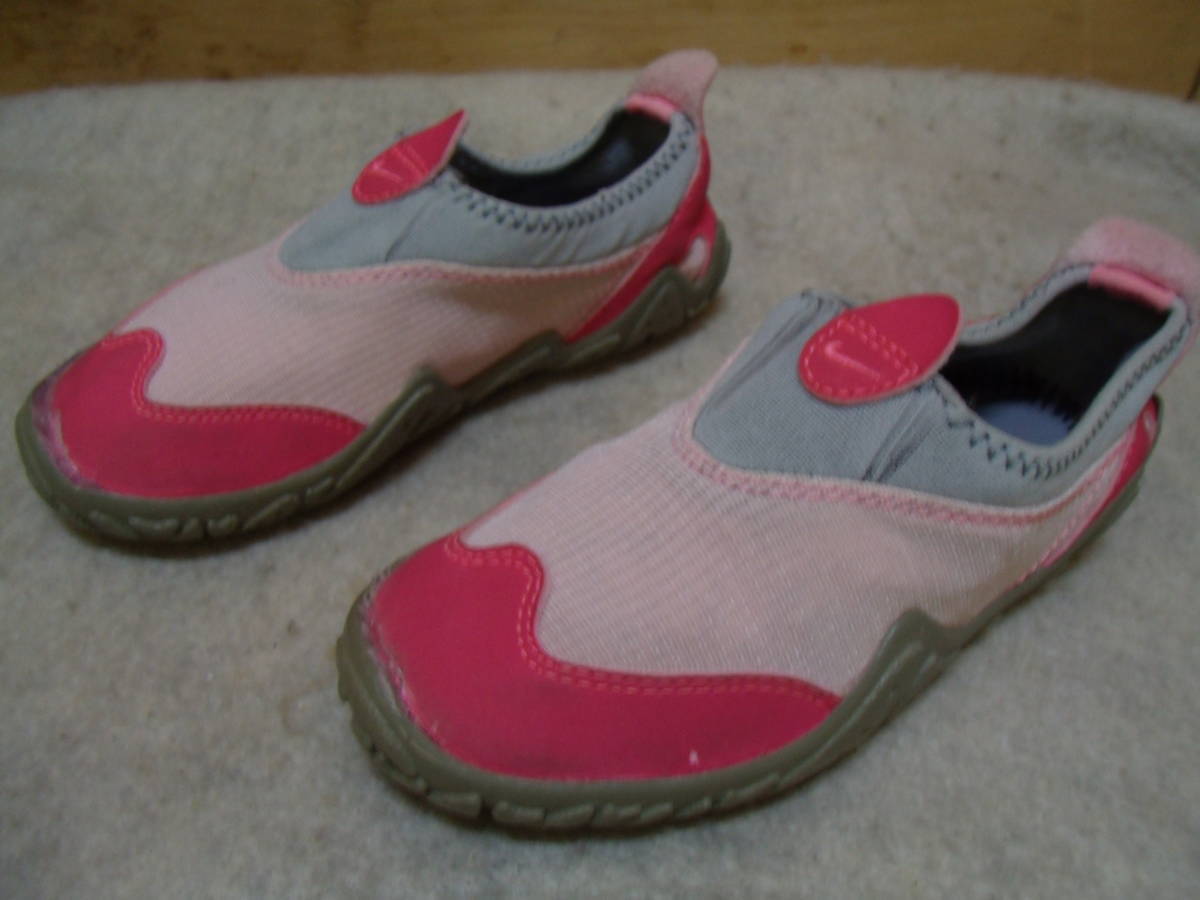 全国送料無料 ナイキ NIKE ACG 子供靴キッズベビー女の子 ピンク色 アクア サンダル スリッポンシューズ15cm_画像1